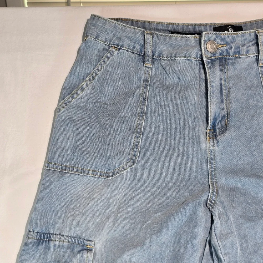 Zoe by Zoe + Phoebe High Rise Wide Leg Cargo Jeans Light Wash Blue Size 9 NWT